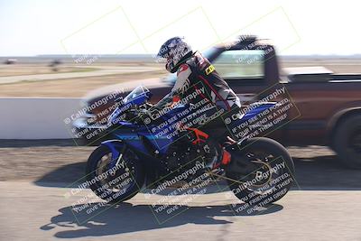 media/Nov-03-2025-Lets Ride (Mon) [[4d74c1c4d3]]/B Group/Grid/